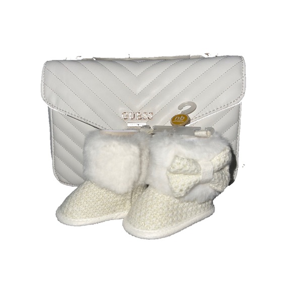 Newborn baby girl winter boots size 1-2, cute girly bow on both sides , faux fur - Picture 1 of 6